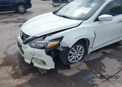 2018 Nissan Altima 2.5 S z USA, uszkodzony, nr VIN 1N4AL3AP0JC275043